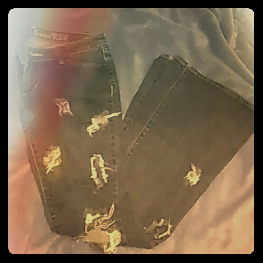 EUC Bullhead Holy Jeans